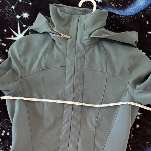 Lululemon Like A Glove Jacket - Size 0, Colour: Teal Shadow - Picture 7 of 11